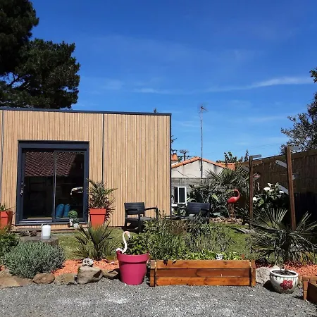 De Jardin Dans Son Ecrin De Verdure